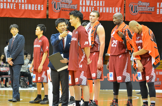 2016-17 第2節 川崎vs横浜 #14辻直人 ヒーローインタビュー.png
